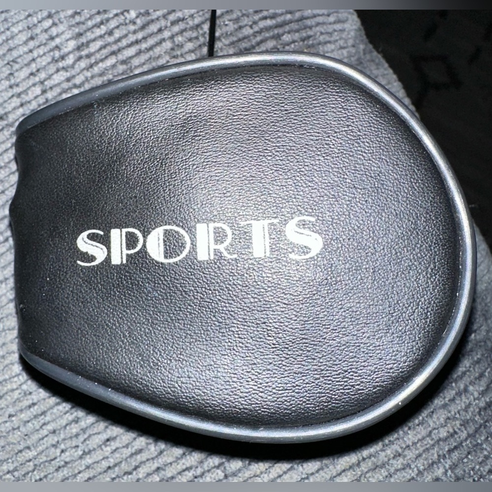 Sports “FOLDABLE” sunglasses with case.